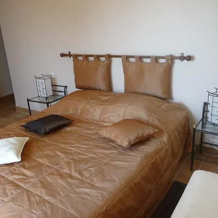 فندق مبيت وإفطار D'hotes 